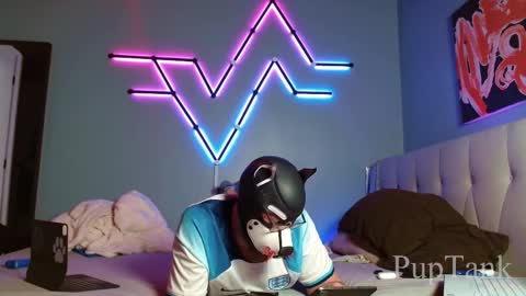 Snapshot of growingcub94 chatting on 10/22/25, 07:57 Alpha pup online show from 10/22/25, 07:57