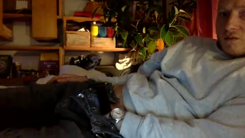 gruendamien online show from 01/10/25, 03:37