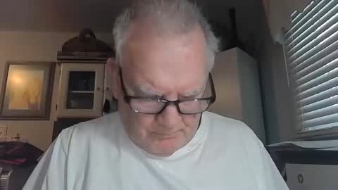 Snapshot of gspotlover1 chatting on 01/08/26, 03:36 Horny Daddy online show from 01/08/26, 03:36