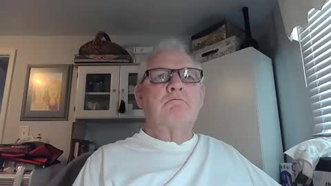 Snapshot of gspotlover1 chatting on 02/01/26, 02:37 Horny Daddy online show from 02/01/26, 02:37