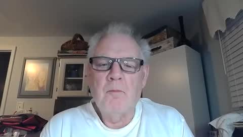 Snapshot of gspotlover1 chatting on 02/02/26, 12:15 Horny Daddy online show from 02/02/26, 12:15