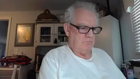 Snapshot of gspotlover1 chatting on 02/17/26, 03:08 Horny Daddy online show from 02/17/26, 03:08