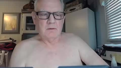 Snapshot of gspotlover1 chatting on 02/23/26, 02:25 Horny Daddy online show from 02/23/26, 02:25