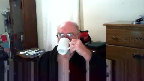 Snapshot of gtnolder60 chatting on 01/06/26, 01:15 Gary online show from 01/06/26, 01:15