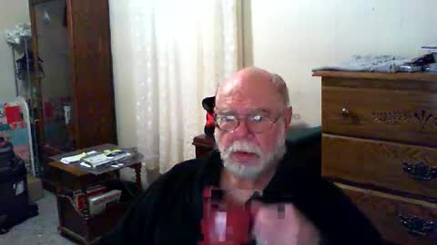 Snapshot of gtnolder60 chatting on 01/08/26, 12:29 Gary online show from 01/08/26, 12:29