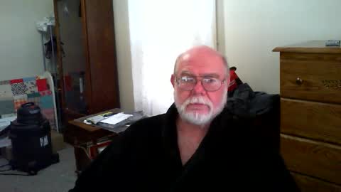 Snapshot of gtnolder60 chatting on 02/04/26, 10:15 Gary online show from 02/04/26, 10:15