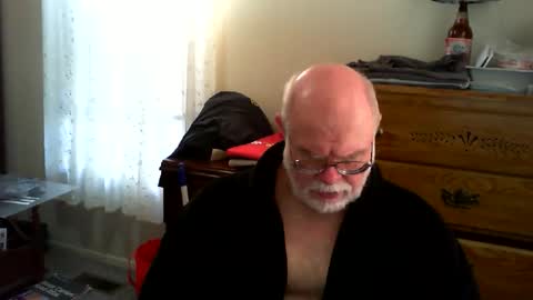 Snapshot of gtnolder60 chatting on 04/10/26, 12:54 Gary online show from 04/10/26, 12:54