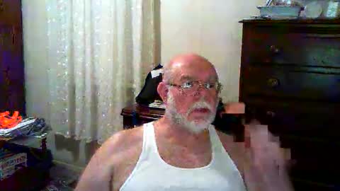Snapshot of gtnolder60 chatting on 04/14/26, 12:49 Gary online show from 04/14/26, 12:49