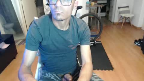 Snapshot of guachin_new chatting on 10/17/25, 05:21 guachin_new online show from 10/17/25, 05:21