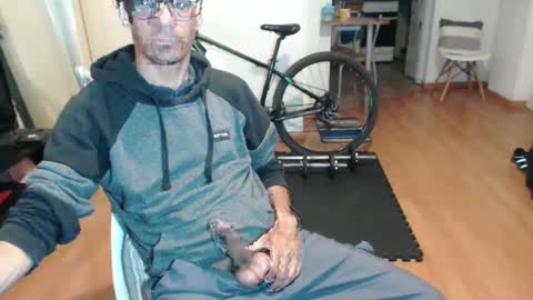 Snapshot of guachin_new chatting on 10/19/25, 06:25 guachin_new online show from 10/19/25, 06:25