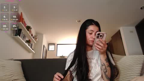 Snapshot of guccipussy1 chatting on 10/21/25, 07:47 Elena online show from 10/21/25, 07:47