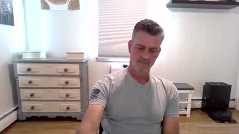 gudguy2025 online show from 05/28/26, 01:52