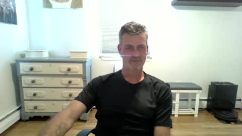gudguy2025 online show from 06/14/26, 02:41