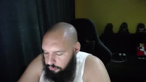 Snapshot of guessswho24 chatting on 09/15/25, 11:05 Ayan online show from 09/15/25, 11:05