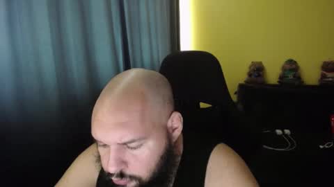 Snapshot of guessswho24 chatting on 09/30/25, 10:42 Ayan online show from 09/30/25, 10:42