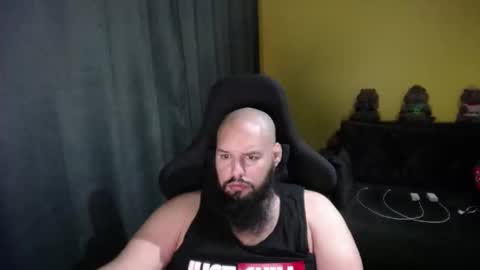 Snapshot of guessswho24 chatting on 10/01/25, 12:05 Ayan online show from 10/01/25, 12:05