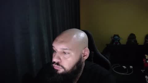 Snapshot of guessswho24 chatting on 10/12/25, 08:52 Ayan online show from 10/12/25, 08:52