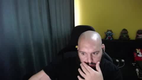 Snapshot of guessswho24 chatting on 10/14/25, 06:47 Ayan online show from 10/14/25, 06:47