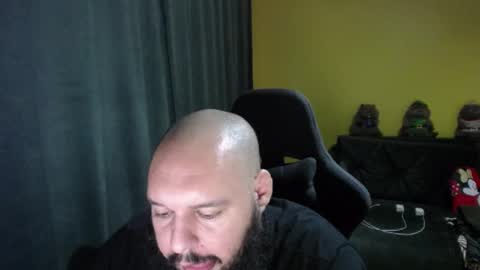 Snapshot of guessswho24 chatting on 10/14/25, 11:16 Ayan online show from 10/14/25, 11:16