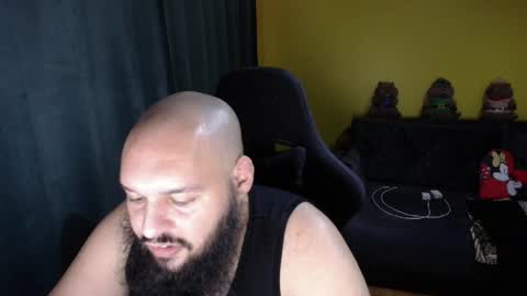 Snapshot of guessswho24 chatting on 11/24/25, 05:34 Ayan online show from 11/24/25, 05:34