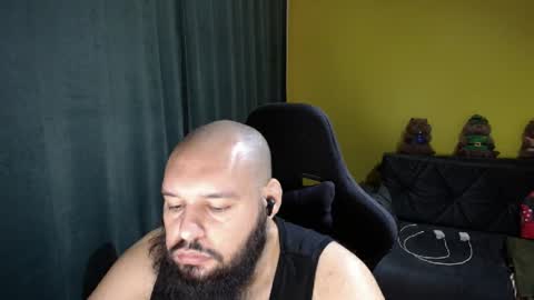 Snapshot of guessswho24 chatting on 11/27/25, 01:07 Ayan online show from 11/27/25, 01:07