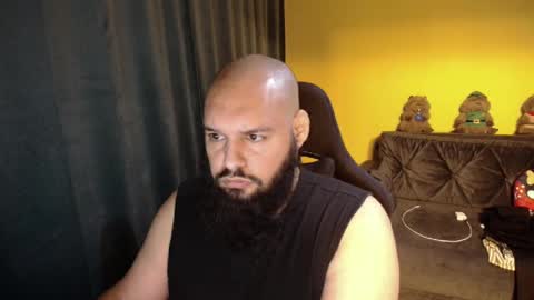 Snapshot of guessswho24 chatting on 11/30/25, 10:25 Ayan online show from 11/30/25, 10:25