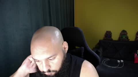 Snapshot of guessswho24 chatting on 12/05/25, 02:31 Ayan online show from 12/05/25, 02:31