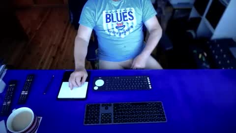 Snapshot of guesswhatigot2 chatting on 09/21/25, 03:41 guesswhatigot2 online show from 09/21/25, 03:41