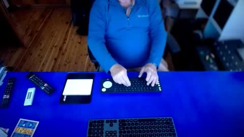 Snapshot of guesswhatigot2 chatting on 10/29/25, 06:48 guesswhatigot2 online show from 10/29/25, 06:48