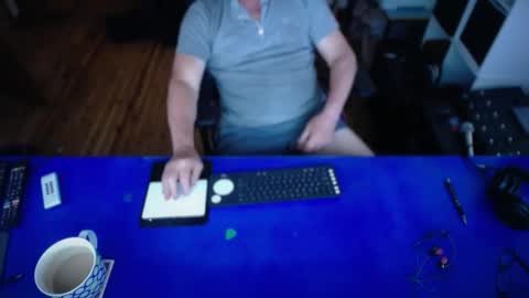 Snapshot of guesswhatigot2 chatting on 11/30/25, 03:10 guesswhatigot2 online show from 11/30/25, 03:10