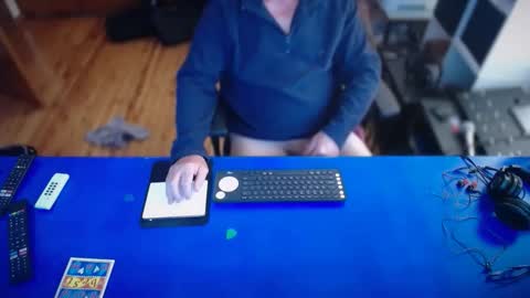 Snapshot of guesswhatigot2 chatting on 12/02/25, 07:57 guesswhatigot2 online show from 12/02/25, 07:57