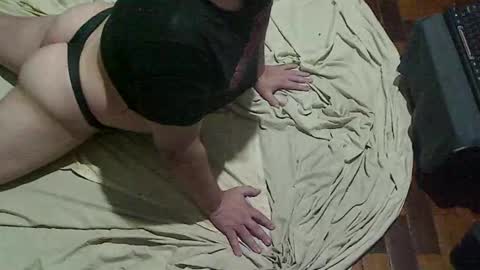 Snapshot of gugaboy2 chatting on 10/13/25, 04:23 gugaboy2 online show from 10/13/25, 04:23