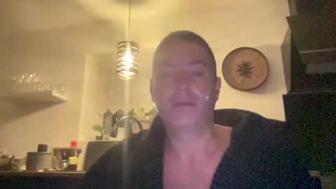 guil0 online show from 09/17/25, 07:32