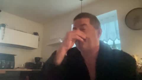 Snapshot of guil0 chatting on 09/24/25, 09:34 guil0 online show from 09/24/25, 09:34