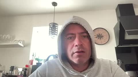 Snapshot of guil0 chatting on 10/10/25, 10:47 guil0 online show from 10/10/25, 10:47