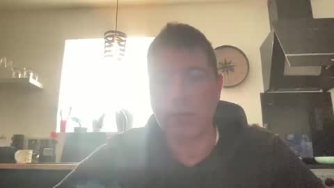 Snapshot of guil0 chatting on 10/19/25, 10:49 guil0 online show from 10/19/25, 10:49