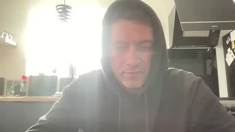 Snapshot of guil0 chatting on 10/20/25, 03:45 guil0 online show from 10/20/25, 03:45