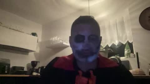 Snapshot of guil0 chatting on 11/01/25, 07:21 guil0 online show from 11/01/25, 07:21