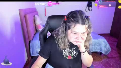 Snapshot of guinivere_blake chatting on 09/18/25, 01:18 Hello Im Julieta Im 25 years old welcome to my room have fun and be happy. online show from 09/18/25, 01:18