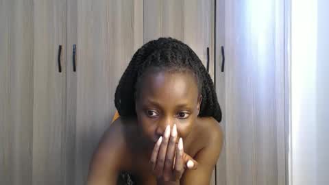 Snapshot of gulpess chatting on 11/08/25, 10:59 Miss Incredible online show from 11/08/25, 10:59