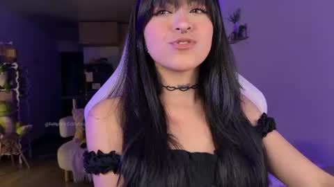    S                                    online show from 08/03/26, 12:20