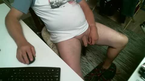 Snapshot of gumpman0553 chatting on 10/25/25, 01:35 gumpman0553 online show from 10/25/25, 01:35