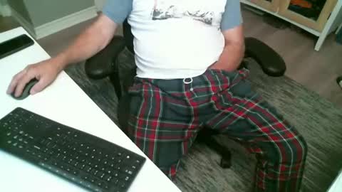 Snapshot of gumpman0553 chatting on 11/01/25, 03:52 gumpman0553 online show from 11/01/25, 03:52