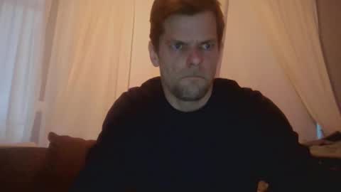 Snapshot of gunnarssonbenni33 chatting on 05/08/26, 10:04 gunnarssonbenni33 online show from 05/08/26, 10:04