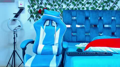 Snapshot of gurxxxt chatting on 01/16/25, 04:17 Hakim online show from 01/16/25, 04:17