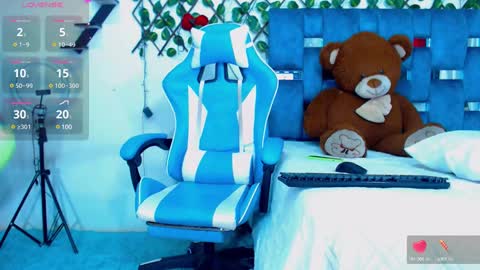 Snapshot of gurxxxt chatting on 03/09/25, 02:43 Hakim online show from 03/09/25, 02:43