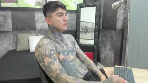 Snapshot of gury_tattoo chatting on 03/26/26, 05:40 Gury online show from 03/26/26, 05:40