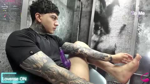 Snapshot of gury_tattoo chatting on 05/30/26, 04:59 Gury online show from 05/30/26, 04:59