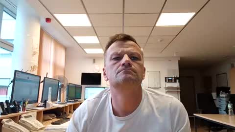 Snapshot of guschidick chatting on 09/29/25, 03:17 guschidick online show from 09/29/25, 03:17