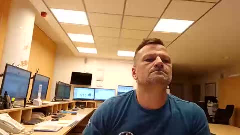 Snapshot of guschidick chatting on 10/04/25, 06:22 guschidick online show from 10/04/25, 06:22